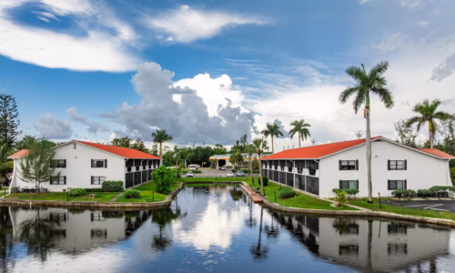 Coral Harbor Apartments