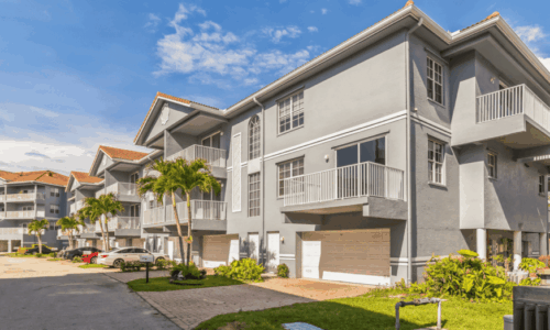 Cobblestone on The Lake Apartments